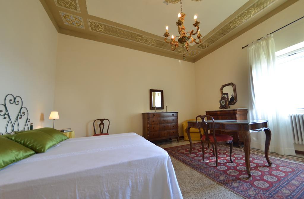 סן מיניאטו Villa Buonaparte חדר תמונה