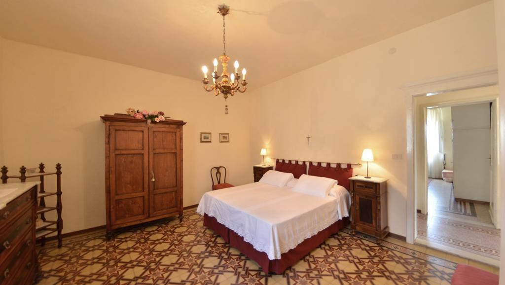 סן מיניאטו Villa Buonaparte חדר תמונה